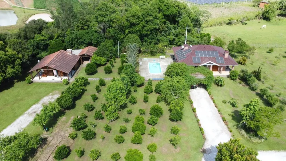 Chácara, 3 quartos, 10000 m² - Foto 1