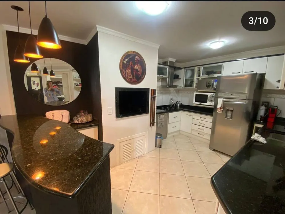 Casa, 3 quartos, 232 m² - Foto 2