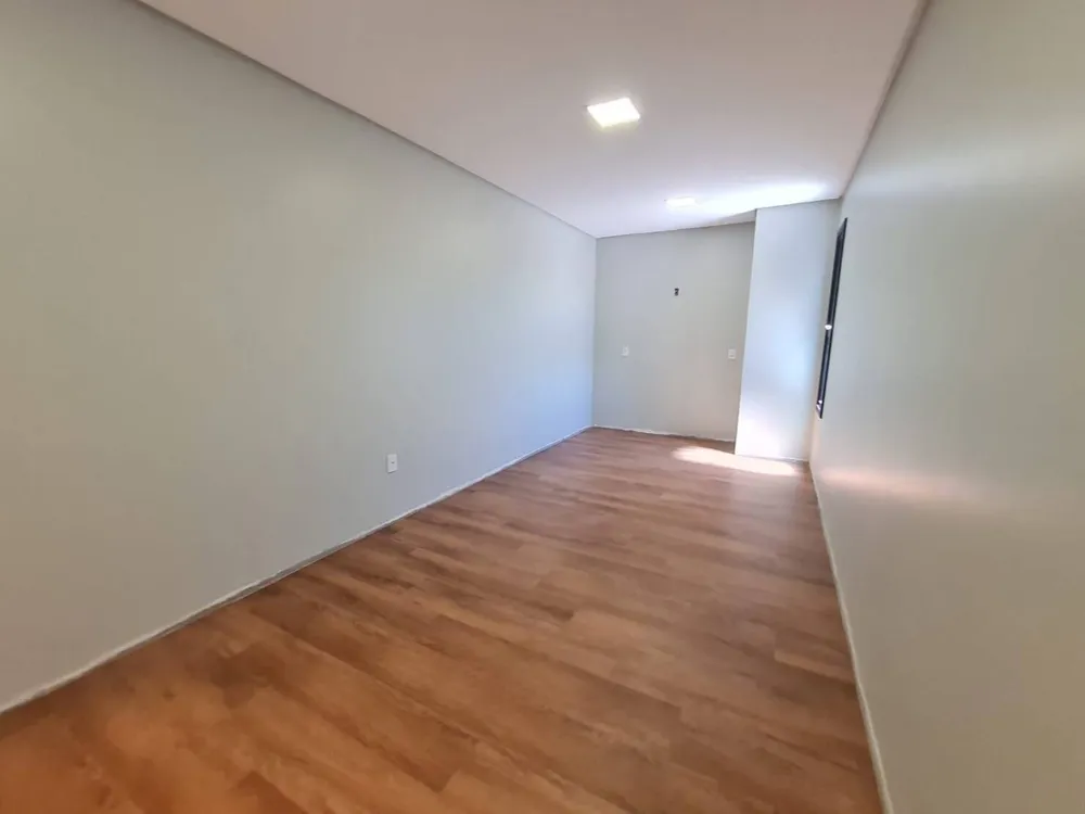 Casa, 4 quartos, 283 m² - Foto 1