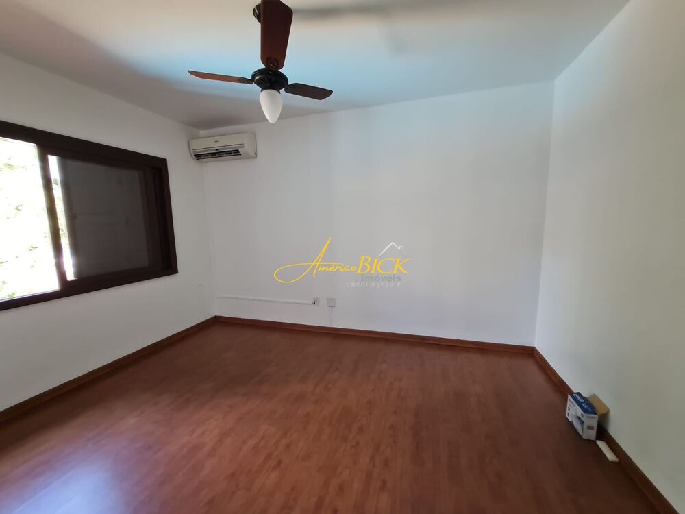 Casa à venda com 3 quartos, 230m² - Foto 3