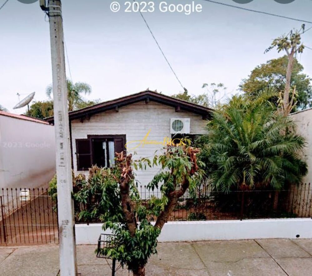 Casa à venda com 3 quartos, 100m² - Foto 1