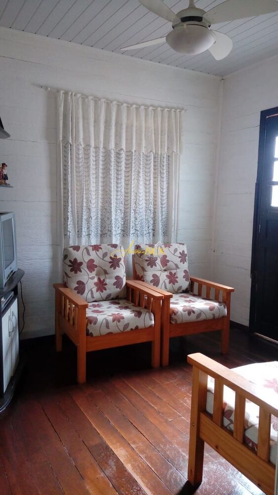 Casa à venda com 3 quartos, 100m² - Foto 4