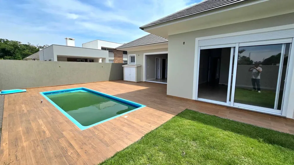 Casa, 3 quartos, 214 m² - Foto 1
