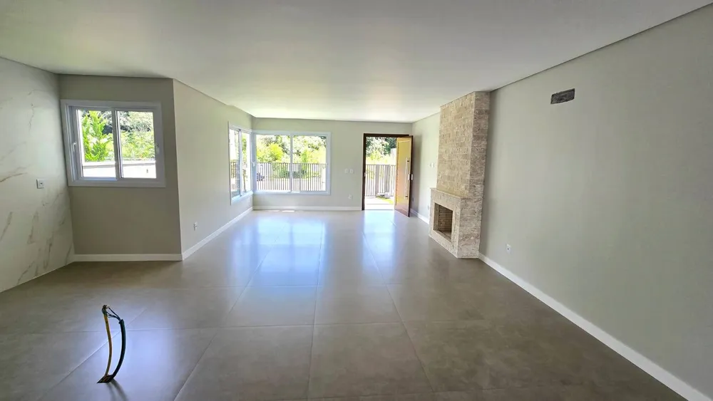 Casa, 3 quartos, 214 m² - Foto 2