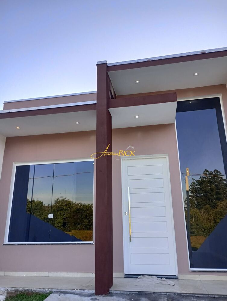 Casa à venda com 2 quartos, 64m² - Foto 1