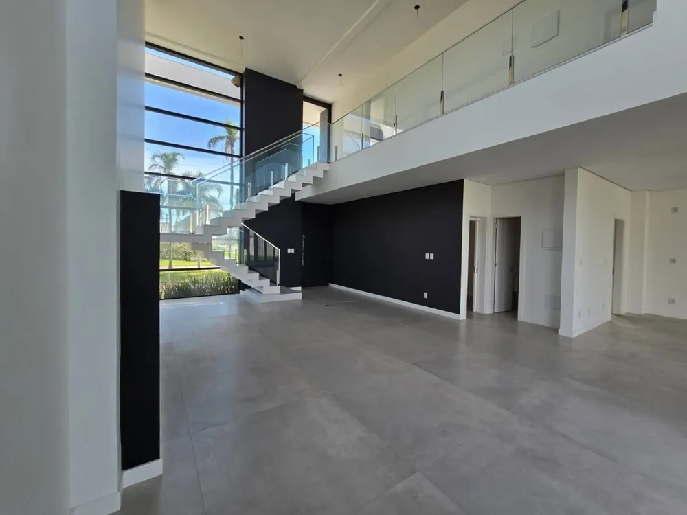 Casa, 3 quartos, 228 m² - Foto 2