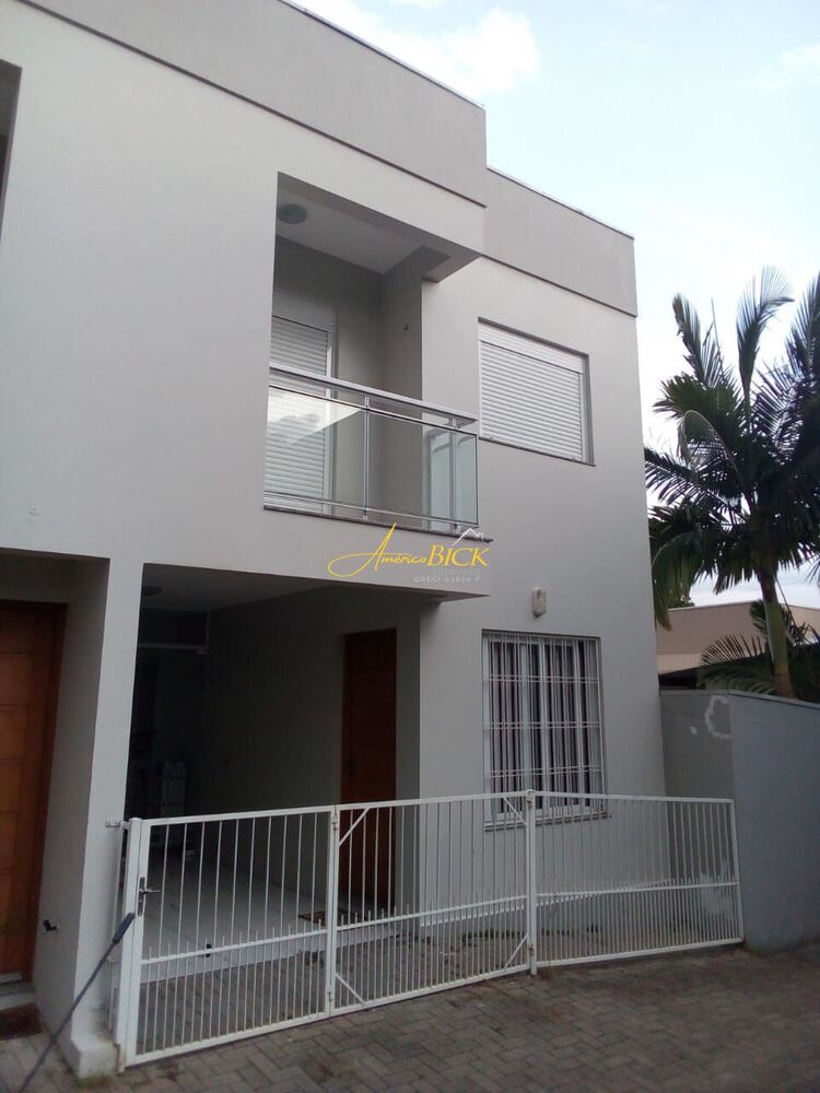 Apartamento à venda com 2 quartos, 100m² - Foto 1