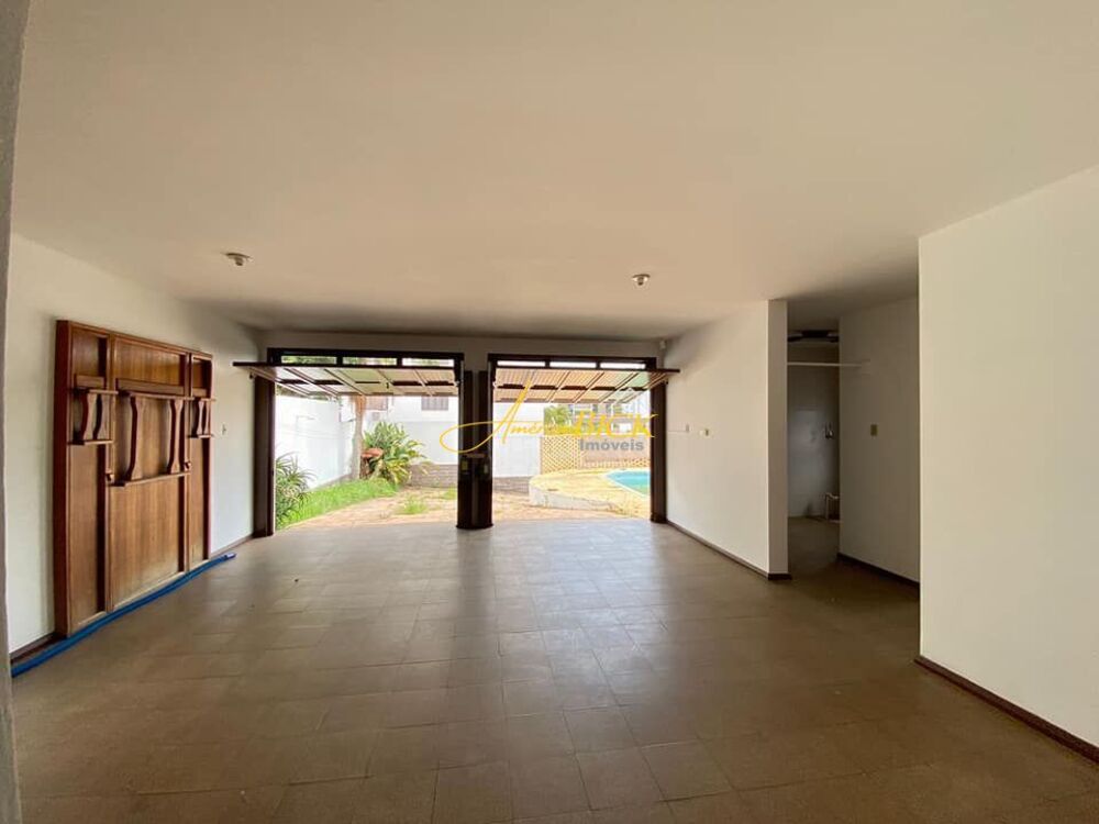 Casa, 3 quartos, 255 m² - Foto 1