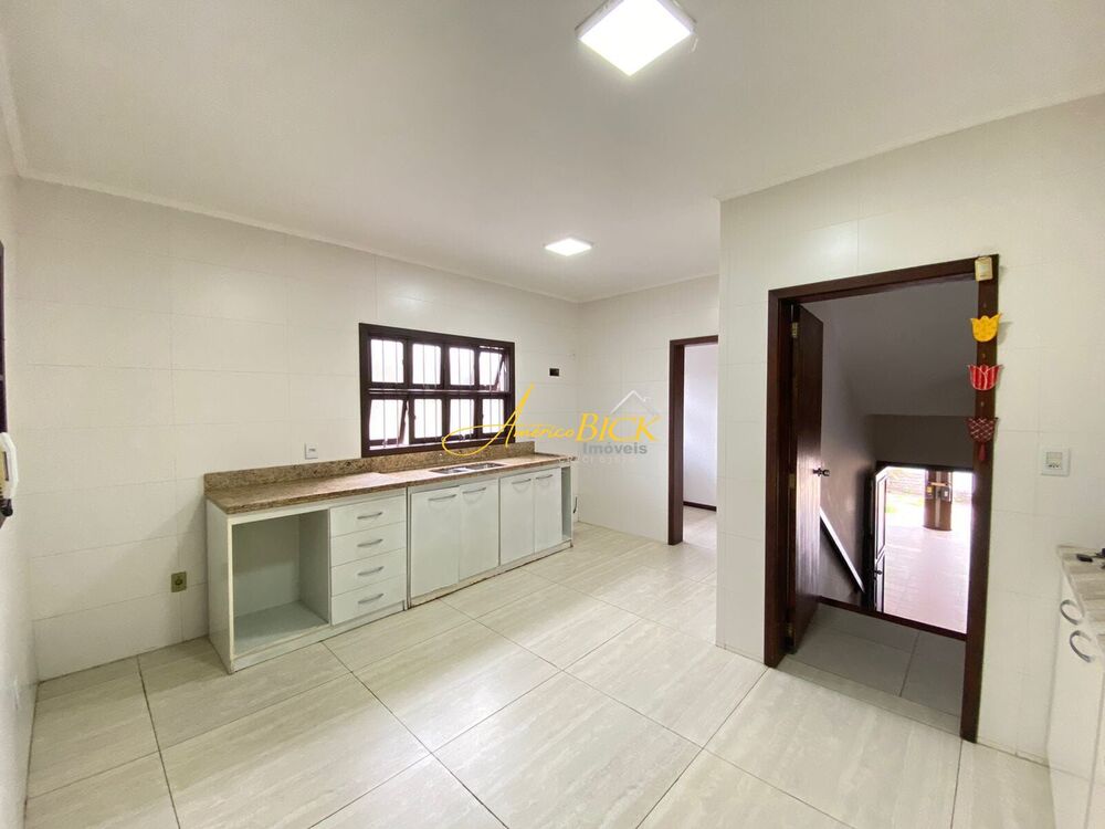 Casa, 3 quartos, 255 m² - Foto 4