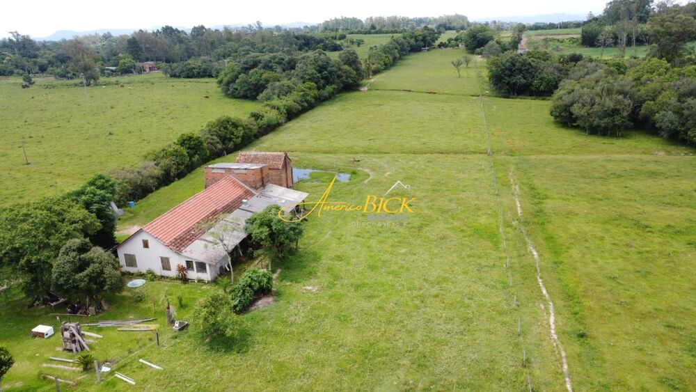Sítio à venda com 3 quartos, 180m² - Foto 1
