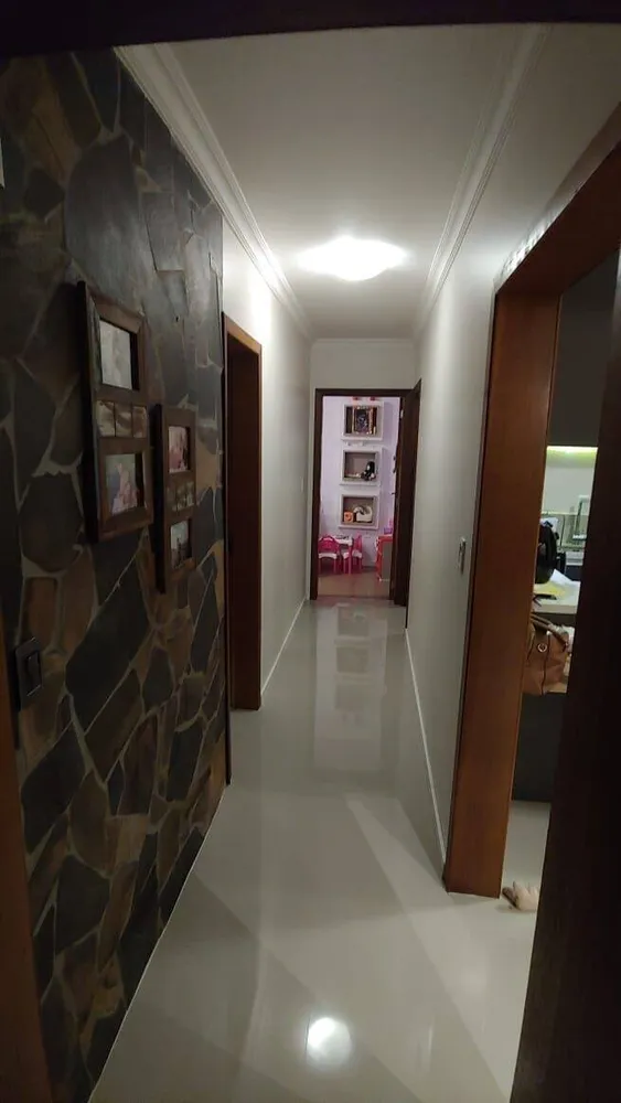 Casa, 3 quartos, 182 m² - Foto 1