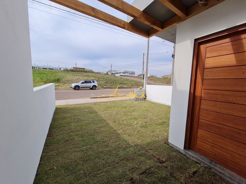 Casa à venda com 2 quartos, 71m² - Foto 1