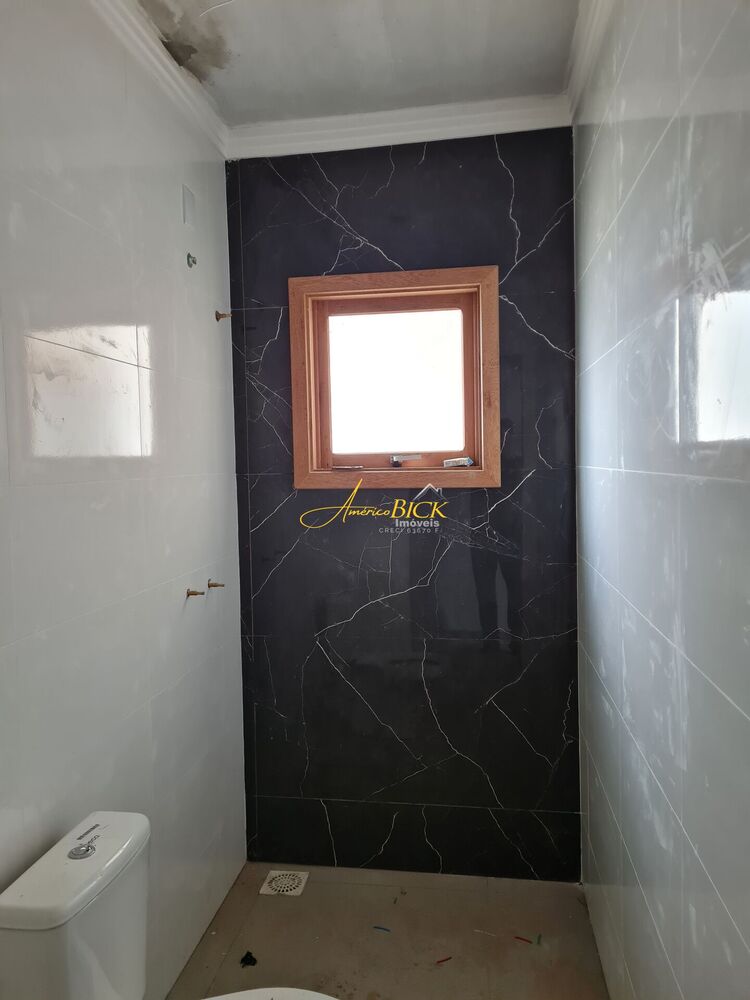 Casa à venda com 2 quartos, 71m² - Foto 3
