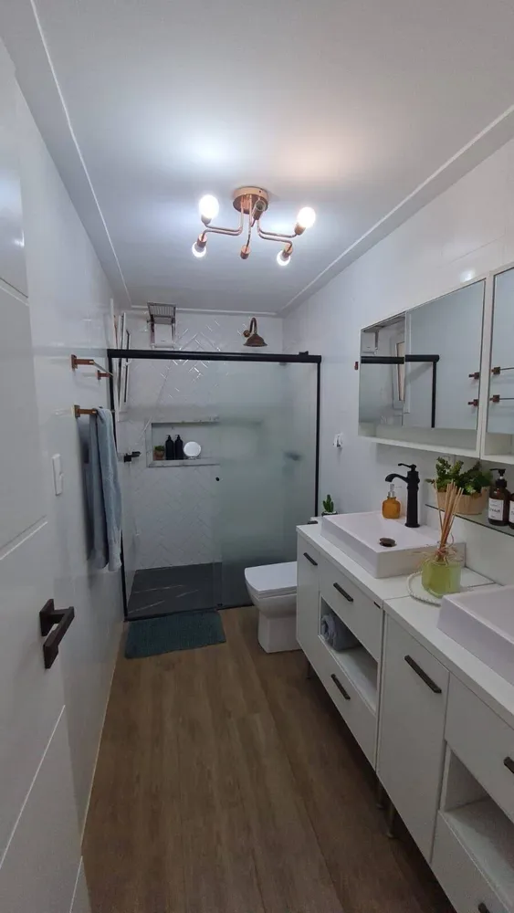 Casa, 3 quartos, 241 m² - Foto 1