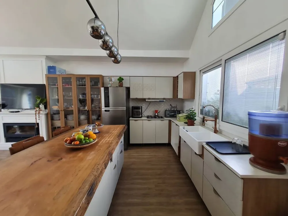 Casa, 3 quartos, 241 m² - Foto 4