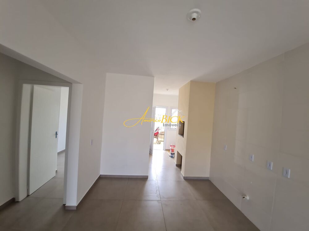 Casa à venda com 2 quartos, 60m² - Foto 3