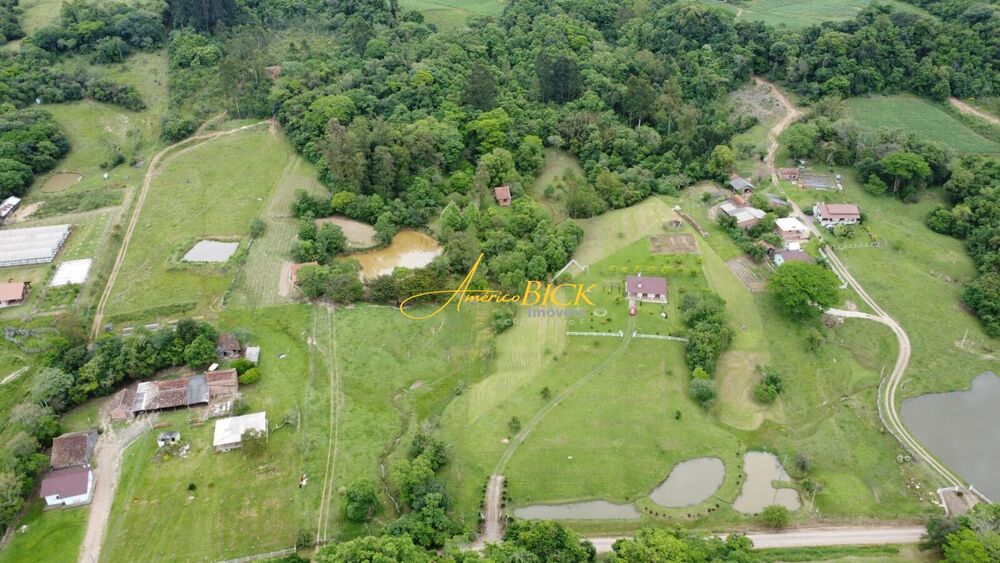 Sítio à venda com 2 quartos, 20000m² - Foto 1