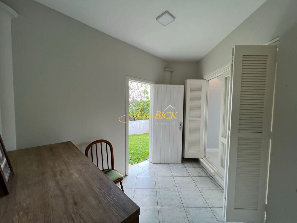 Casa, 3 quartos, 205 m² - Foto 1