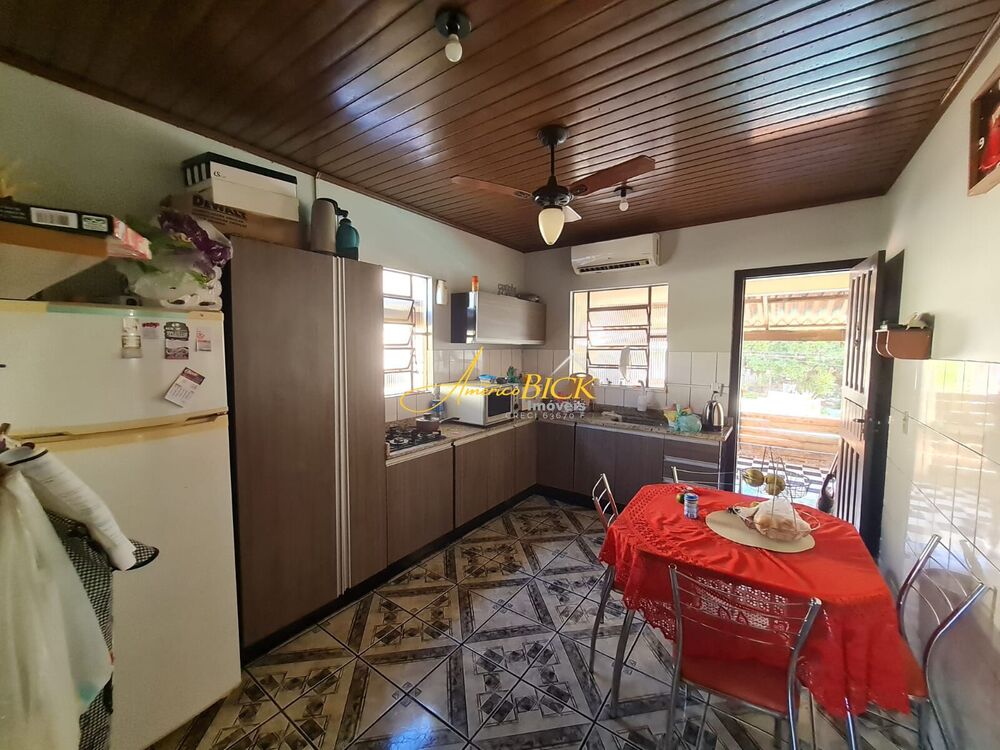 Casa à venda com 3 quartos, 72m² - Foto 2