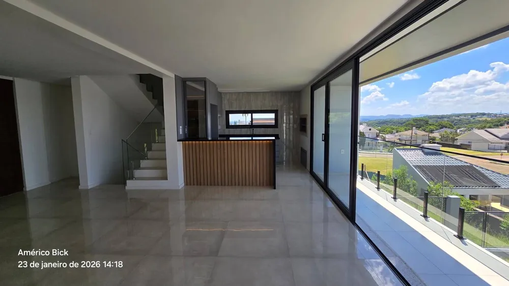 Casa, 3 quartos, 235 m² - Foto 1