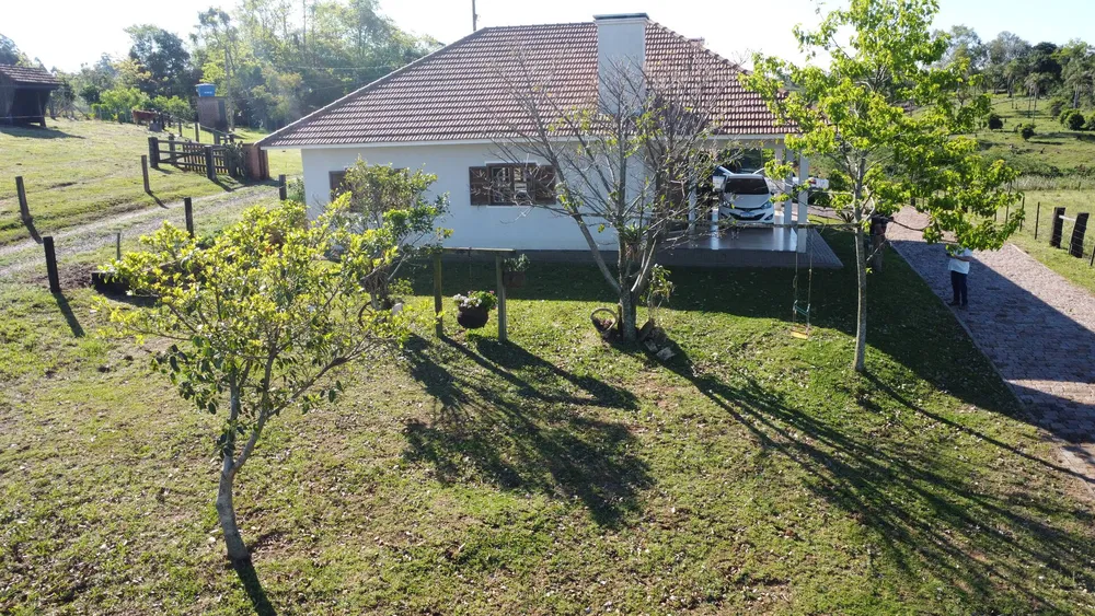 Sítio, 2 quartos, 120 m² - Foto 1