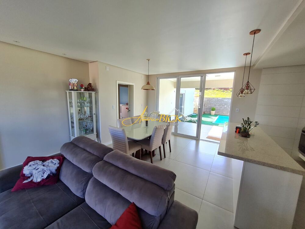 Casa à venda com 3 quartos, 149m² - Foto 2