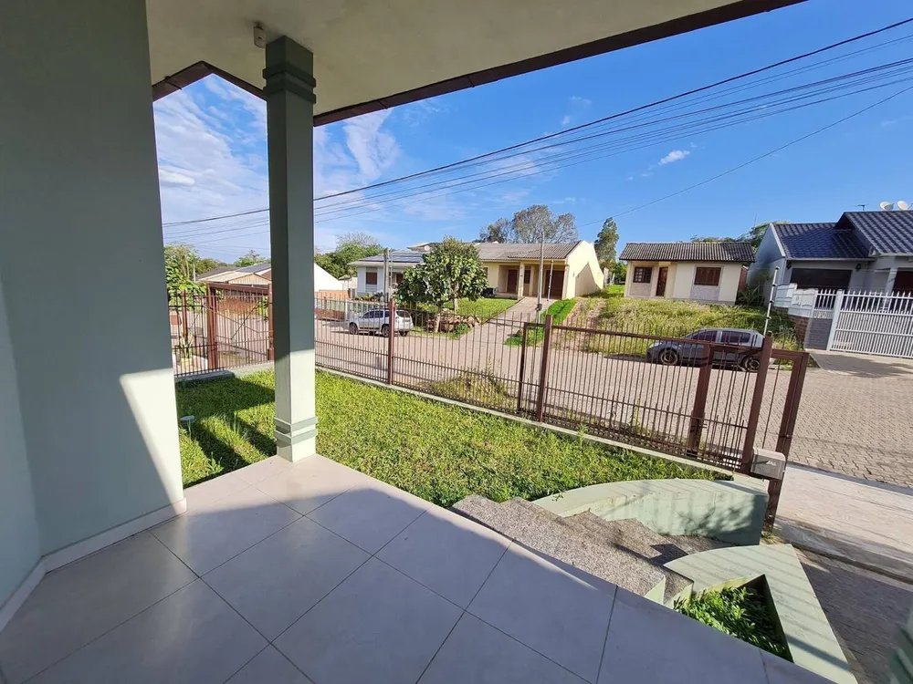 Casa, 3 quartos, 228 m² - Foto 2