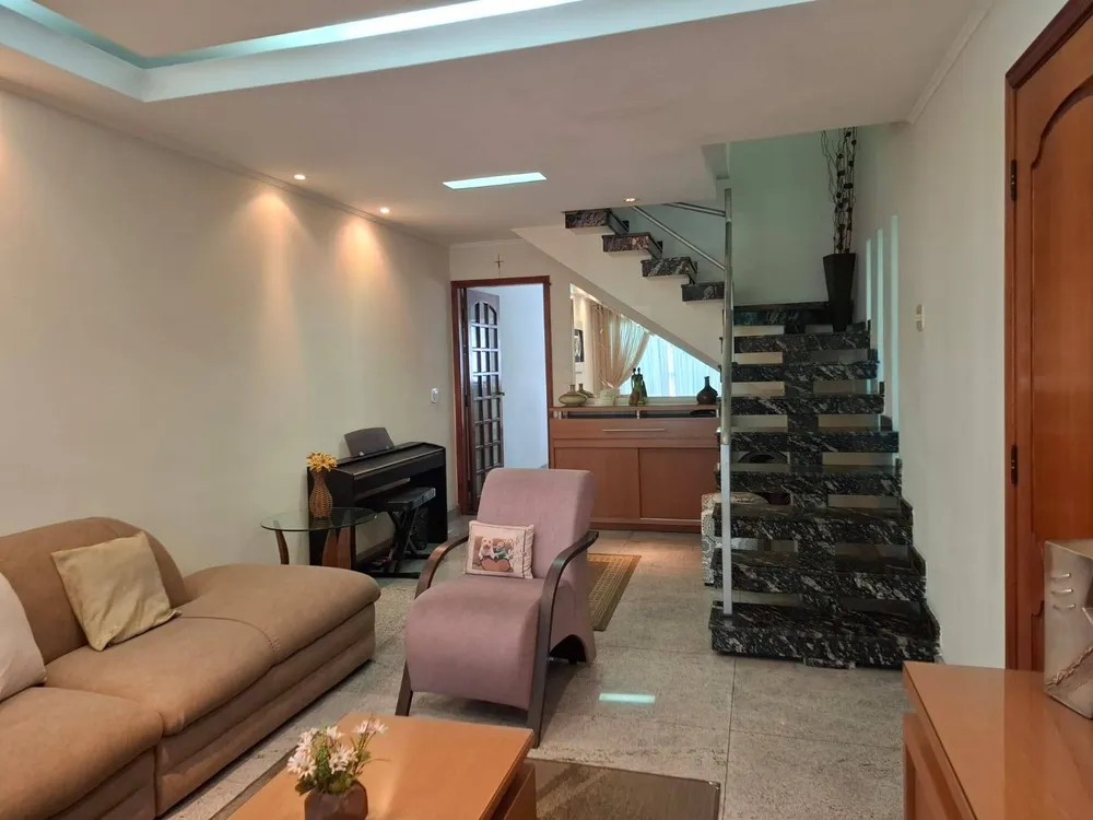 Casa, 3 quartos, 216 m² - Foto 2