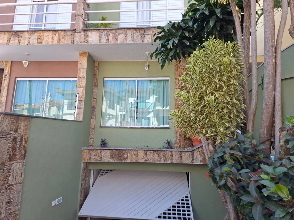 Casa, 3 quartos, 216 m² - Foto 1