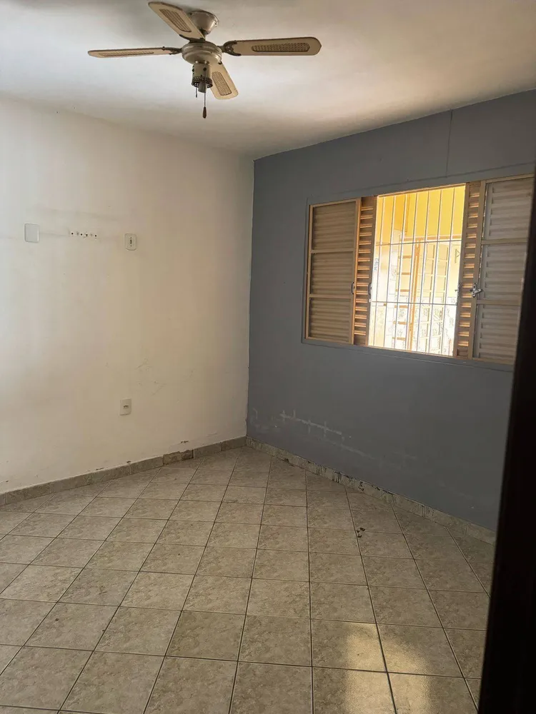 Casa, 3 quartos, 250 m² - Foto 2