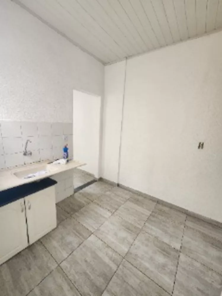 Casa para alugar com 1 quarto, 28m² - Foto 1