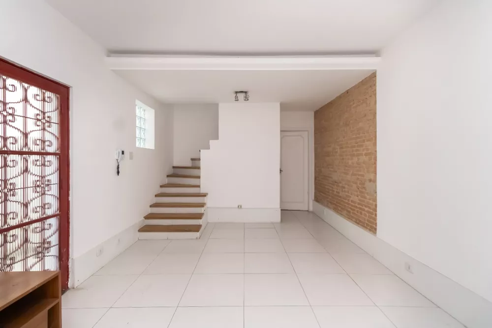 Casa à venda com 2 quartos, 180m² - Foto 1