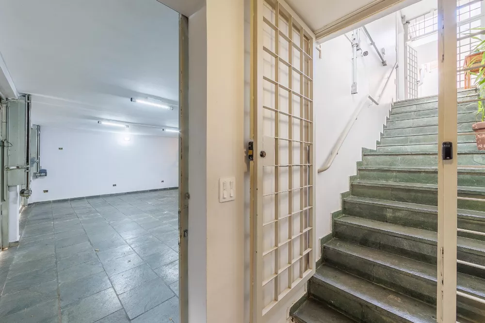 Casa à venda com 4 quartos, 317m² - Foto 4