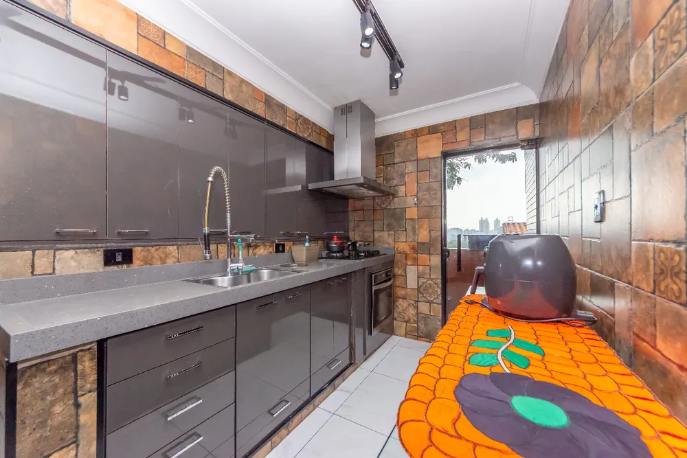 Sobrado, 3 quartos, 248 m² - Foto 2