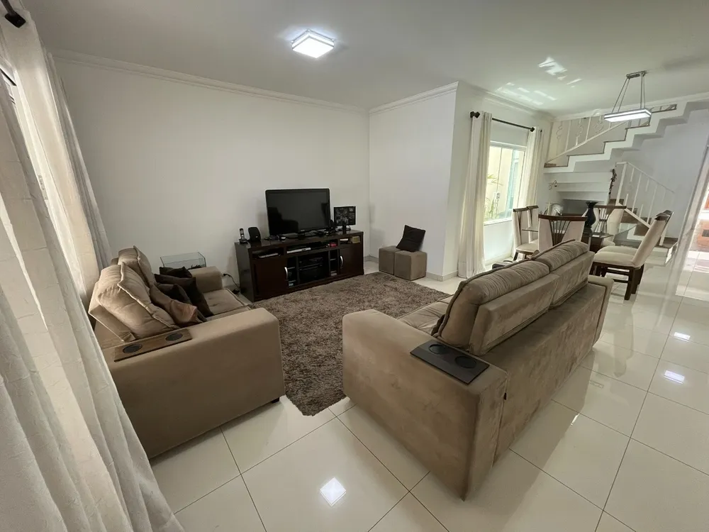 Sobrado, 4 quartos, 208 m² - Foto 1