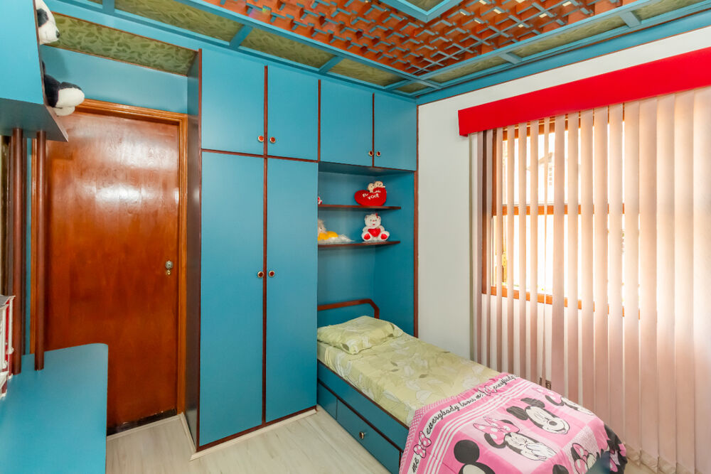 Casa à venda com 5 quartos, 358m² - Foto 1
