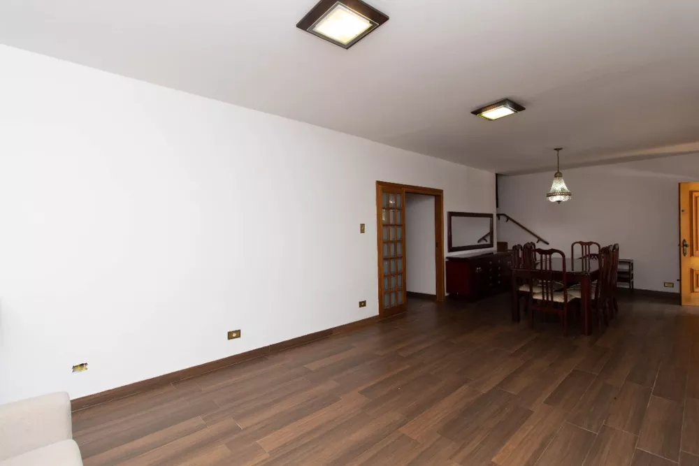 Sobrado à venda com 5 quartos, 270m² - Foto 3