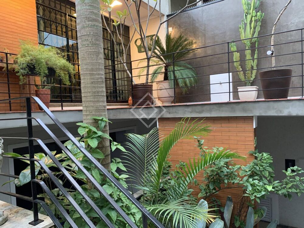 Casa à venda com 3 quartos, 210m² - Foto 1