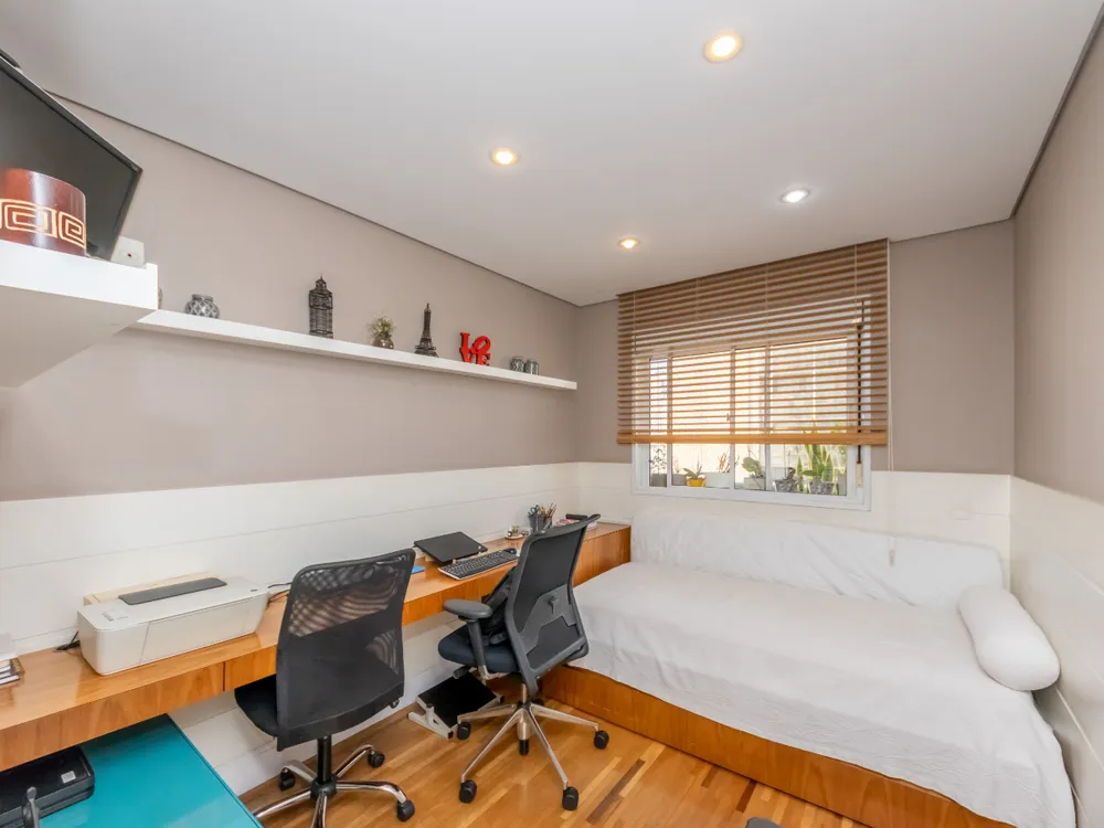Apartamento, 3 quartos, 1725 m² - Foto 2