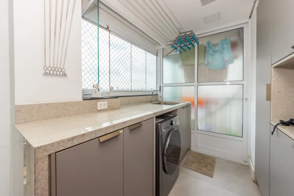 Apartamento, 3 quartos, 2597 m² - Foto 2