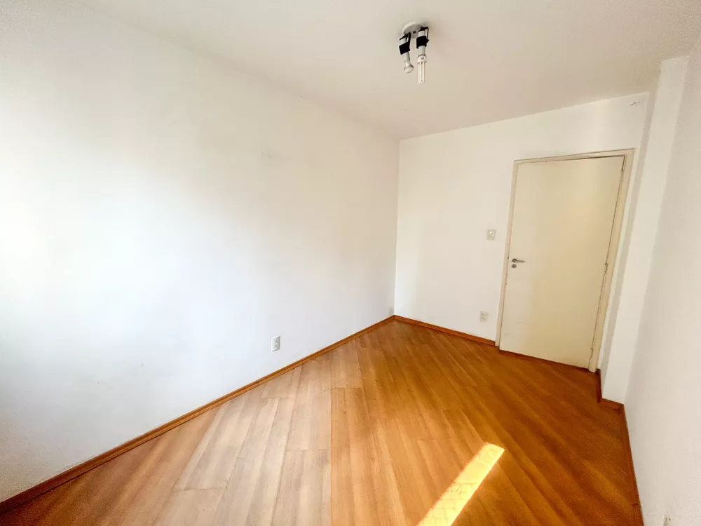 Apartamento à venda com 2 quartos, 84m² - Foto 4