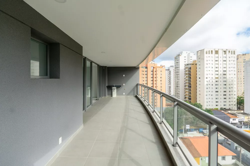 Apartamento à venda com 3 quartos, 134m² - Foto 2