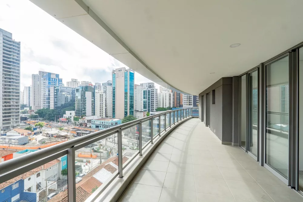 Apartamento à venda com 3 quartos, 134m² - Foto 1