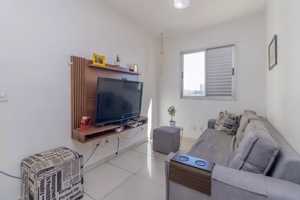 Apartamento à venda com 2 quartos, 64m² - Foto 2