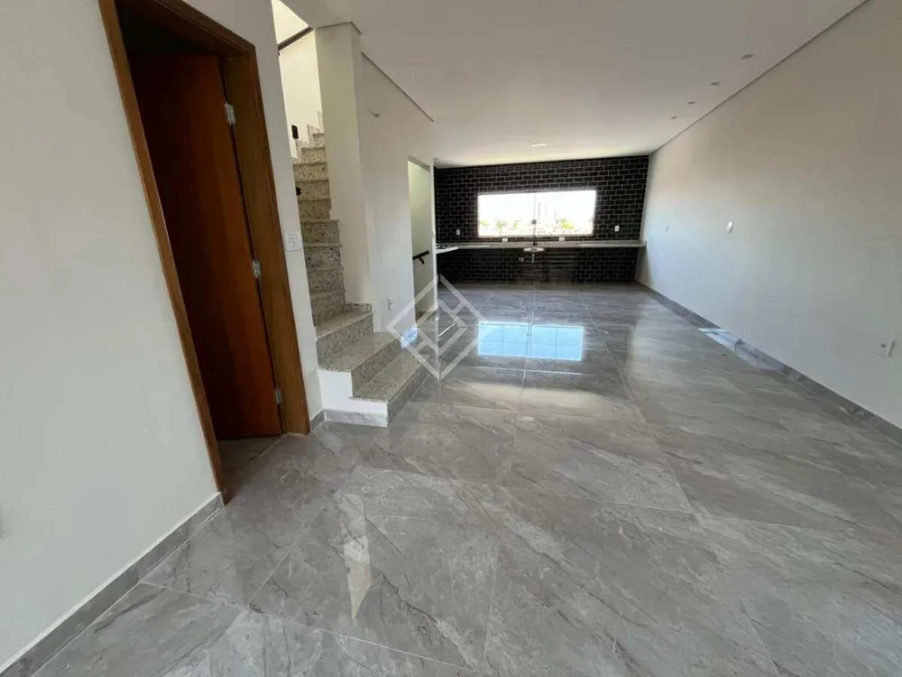 Sobrado, 3 quartos, 240 m² - Foto 1