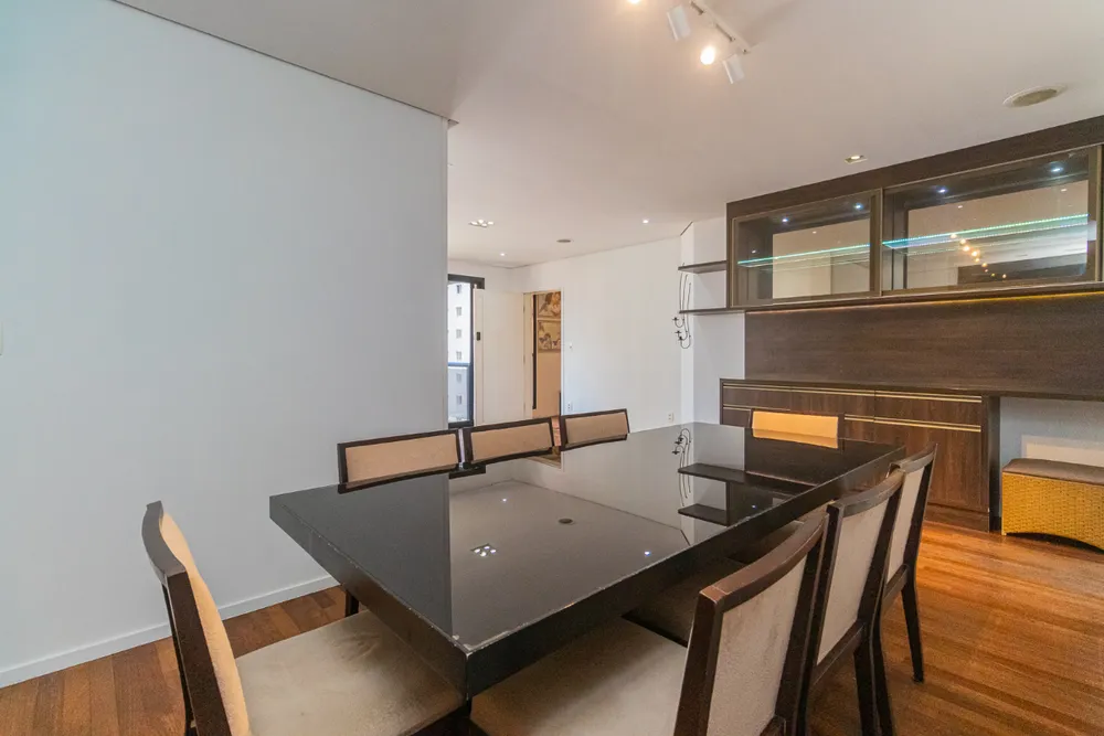 Apartamento, 3 quartos, 1220 m² - Foto 2