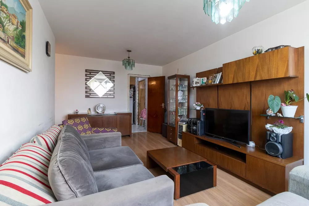 Apartamento à venda com 3 quartos, 87m² - Foto 2