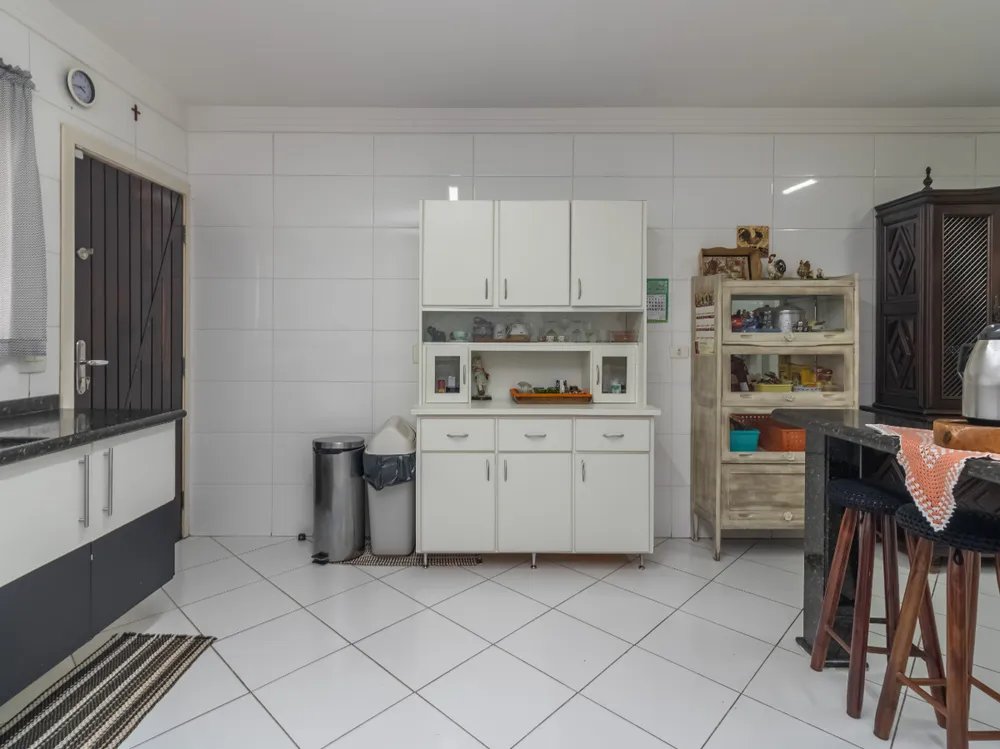 Sobrado, 3 quartos, 378 m² - Foto 1