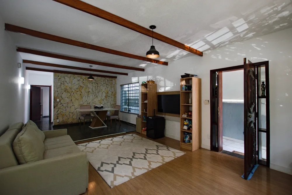 Casa, 5 quartos, 217 m² - Foto 1