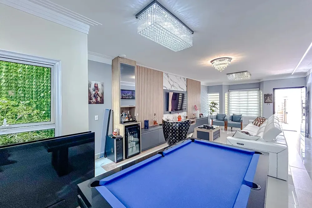 Casa, 4 quartos, 212 m² - Foto 1